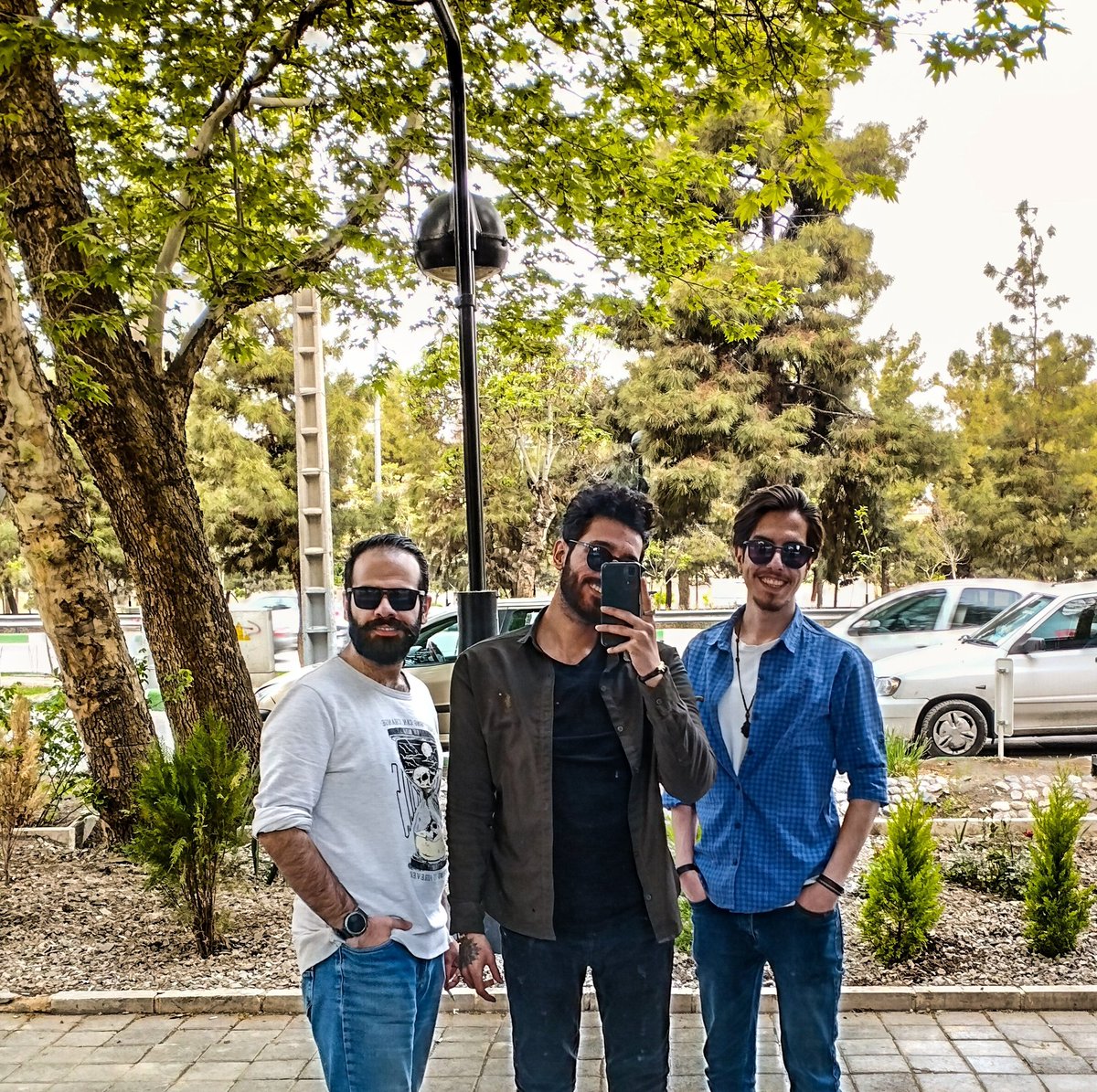Mohammad__esp's tweet photo. با رفیقام 😎🙌🏻 https://t.co/yzWPxWgVYa