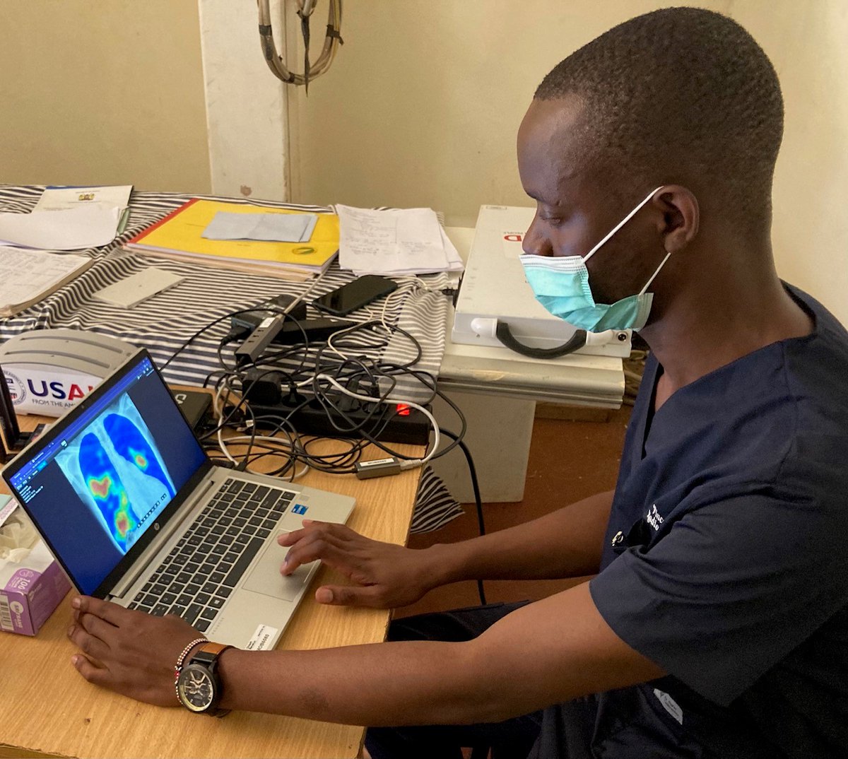 Read about Kenya's experiences of using ultra-portable X-ray, CAD software and on-site PCR testing to find TB, and how they developed their own digital connectivity software to link people faster to care. Case studies from #StopTB/@USAID -supported iNTP stoptb.org/introducing-ne… 📷