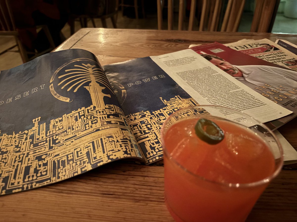 siddhinath's tweet image. यूएई ने विश्व शक्ति संतुलन को बदल दिया।
यह कर दिखाया है उमर अल ओलामा ⁦@OmarSAlolama⁩ ने,जिन्हें जल्द ही दुनिया उमर एआई ओलामा कहकर पुकारेगी। 27 की उम्र में AI मंत्री बनने वाले ⁦⁦@OmarSAlolama⁩ सिर्फ़ 7 साल में विश्व एआई क्रान्ति का सबसे सम्मानित चेहरा बन चुके हैं