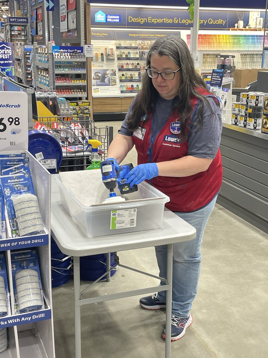 AmberMASM2217's tweet photo. We had a great weekend of demos!  Spring cleaning and spring planting!! We have fun at work!! Come join us next Saturday April 20 for more fun!! #r1demos @BrianLowes2217 @BenitoKomadina @som2to https://t.co/Sn41mIzu7x