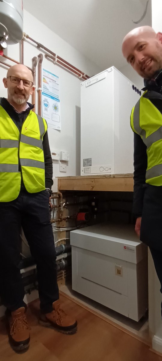 Great to show @BenMacpherson and @WWFScotland how we're delivering Networked Ground Source Heat Pumps for 14 new @LarHousingTrust properties in central Edinburgh - including four in a converted 19th-century church! ⛪ Find out more: kensacontracting.com/fountainbridge…