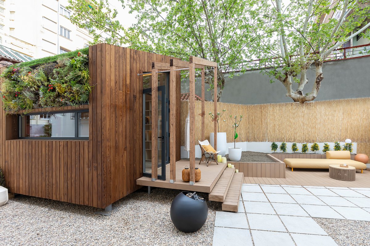 “Una casa en el árbol…” es el espacio que Woodmodulor ha proyectado en Casa Decor 2024. Un sistema modular de madera de pino con espacios flexibles y dinámicos con una construcción ecológica. FOTÓGRAFO: Lupe Clemente