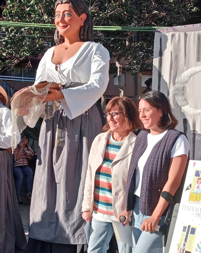 ERCpm's tweet photo. ➡️ Dissabte, durant la Festa dels 100 Dies, vam estar amb la nostra regidora Bàrbara Anglí a la presentació dels cartells de la Festa Major 2024. Enhorabona als cartellistes guanyadors i gràcies a totes les persones que hi han participat!
#PremiàDeMar  #CulturaPopular #FestesPdM https://t.co/sQ4lJouB7I