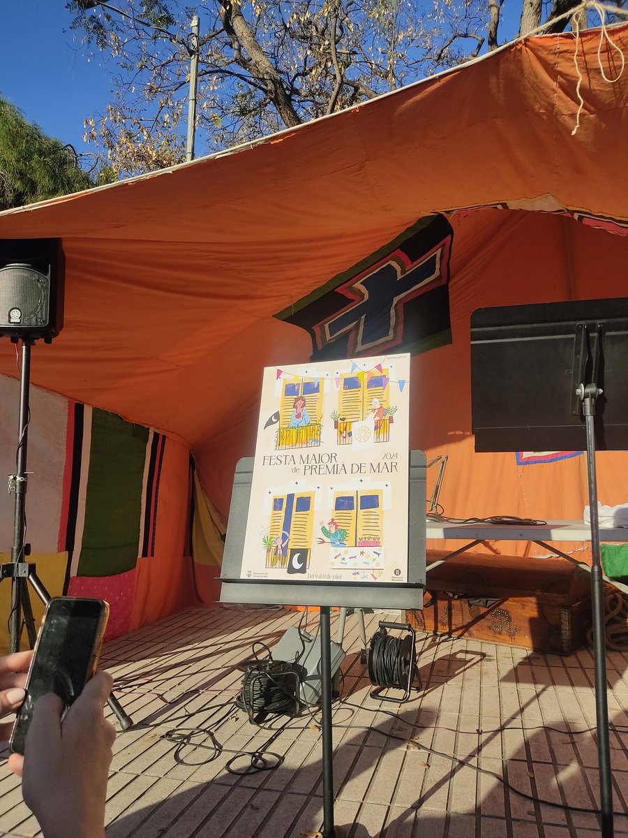 ERCpm's tweet photo. ➡️ Dissabte, durant la Festa dels 100 Dies, vam estar amb la nostra regidora Bàrbara Anglí a la presentació dels cartells de la Festa Major 2024. Enhorabona als cartellistes guanyadors i gràcies a totes les persones que hi han participat!
#PremiàDeMar  #CulturaPopular #FestesPdM https://t.co/sQ4lJouB7I