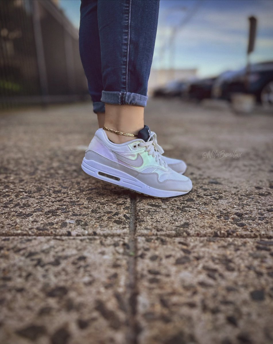 La Ville Lumiere Air Max 1 
#kotd #snkrsliveheatingup #photooftheday
#snkrs #nike #airmax #PhotographyIsArt #yoursneakersaredope #photography #sneakers #airmaxgang