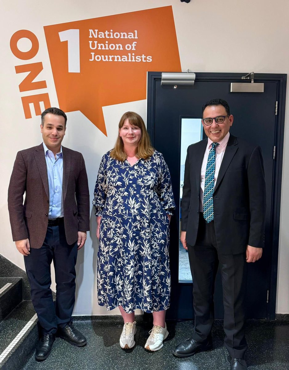 رئيس مجلس إدارة #هيئة_الصحفيين_السعوديين عضوان الأحمري وعضو مجلس الإدارة رئيس لجنة المراجعة والأداء زيد بن كمي يزوران نقابة الصحفيين البريطانيين ويلتقيان بالأمين العام السيدة ميشيل ستانيستريت لبحث الاستفادة من تجربة النقابة البريطانية وخبرتها.
sju.org.sa/article/773
<a href="/Adhwan/">عضوان الأحمري</a>