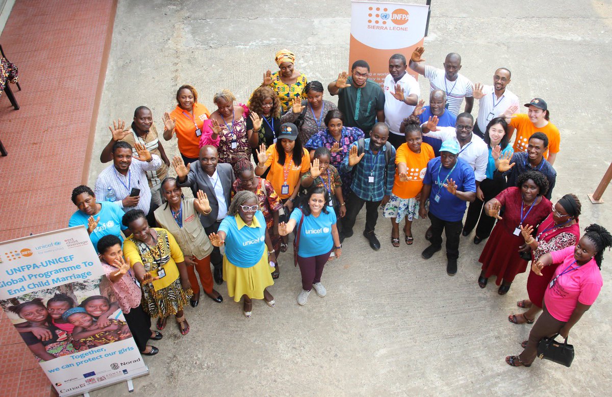 UNFPASierraleon's tweet image. As part of our joint program to #EndChildMarriage, this week we&apos;re in Bo with @UNICEF,  Ministries of Gender &amp;amp; Education &amp;amp; other partners to operationalize #gendertransformative programming. We&apos;re excited to explore innovative strategies to accelerate efforts to ⛔️ #ChildMarriage