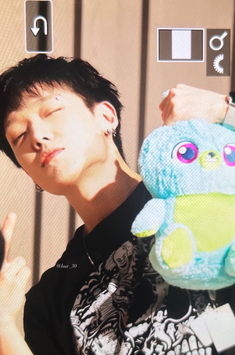 hur_30's tweet photo. 240416 에버라인 대면

스껄

#iKON #아이콘 #김지원 #BOBBY #바비 #バビ
@bobbyranika https://t.co/GnoH90I1GT