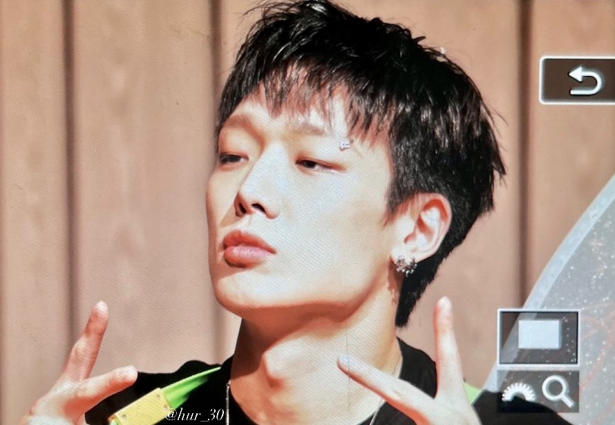 hur_30's tweet photo. 240416 에버라인 대면

스껄

#iKON #아이콘 #김지원 #BOBBY #바비 #バビ
@bobbyranika https://t.co/GnoH90I1GT