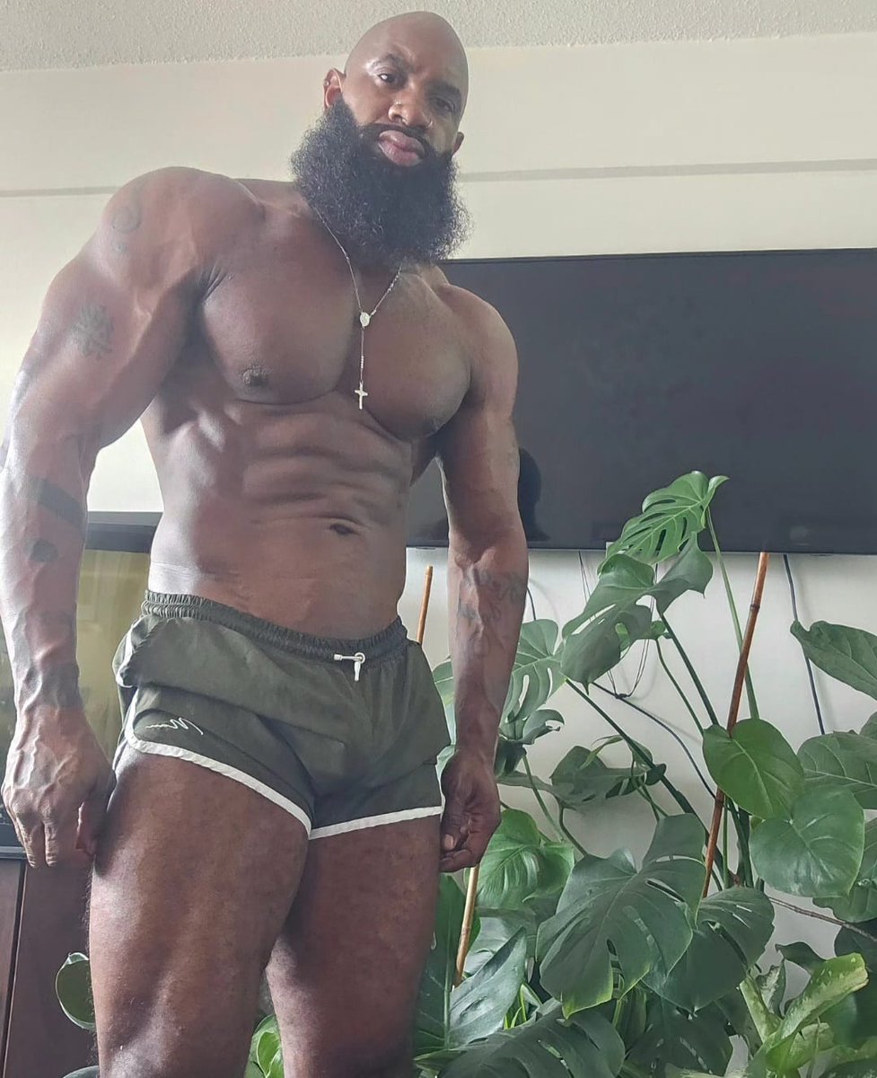 Sommerhalder5's tweet photo. train to be bad ass💦 https://t.co/15jOOnHEtl