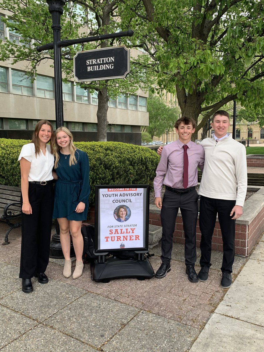 Ashley Stiverson, Catie Swartz, Matt Swartz and Eli Craft continue their work with State Senator Sally Turner’s Youth Advisory Council. Today they work with students from other schools and prepare a “mock” bill. #gosages