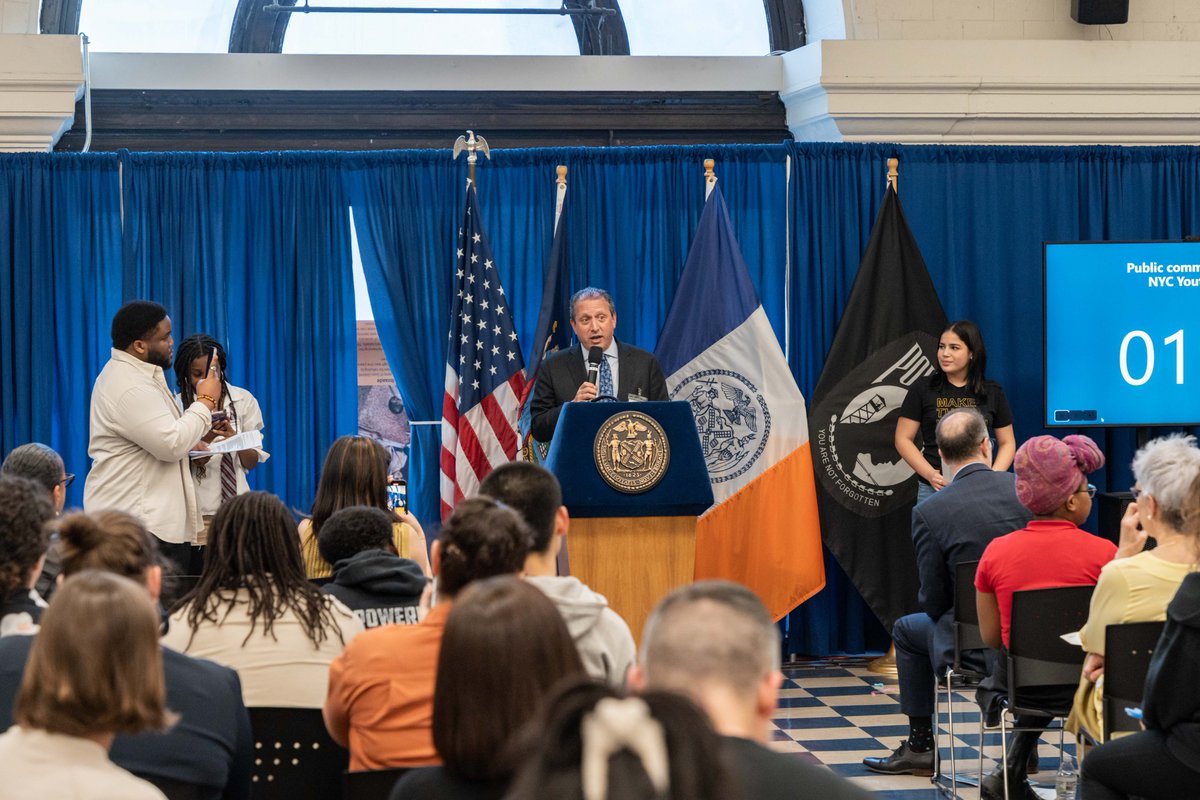 Every year, NYC Youth Agenda makes policy recommendations based on a huge survey of young New Yorkers.   I loved welcoming future civic leaders to 1 Centre Street to hear this year's policy agenda on mental health, environmental justice, housing, education, and economic mobility!