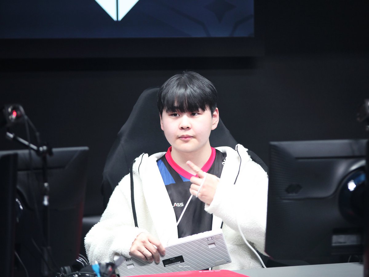 스민📷 tweet media