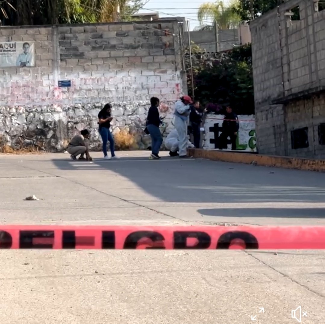#Morelos Hallazgo del cuerpo sin vida de un hombre con impactos de arma de fuego en un dren ubicado en la calle Humberto Serrano colonia Pro-Hogar municipio #EmilianoZapata 🇲🇽🤠⚫