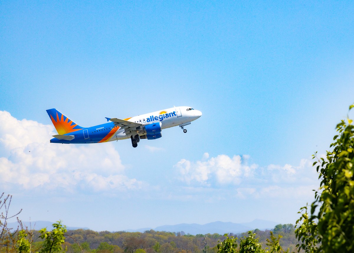 iflytri's tweet image. Bon voyage to our passengers as Allegiant takes flight to sunny St. Pete! Enjoy the journey and the warm beaches awaiting your arrival. Safe travels! ☀️✈️

#FlyTRI #FlyLocal