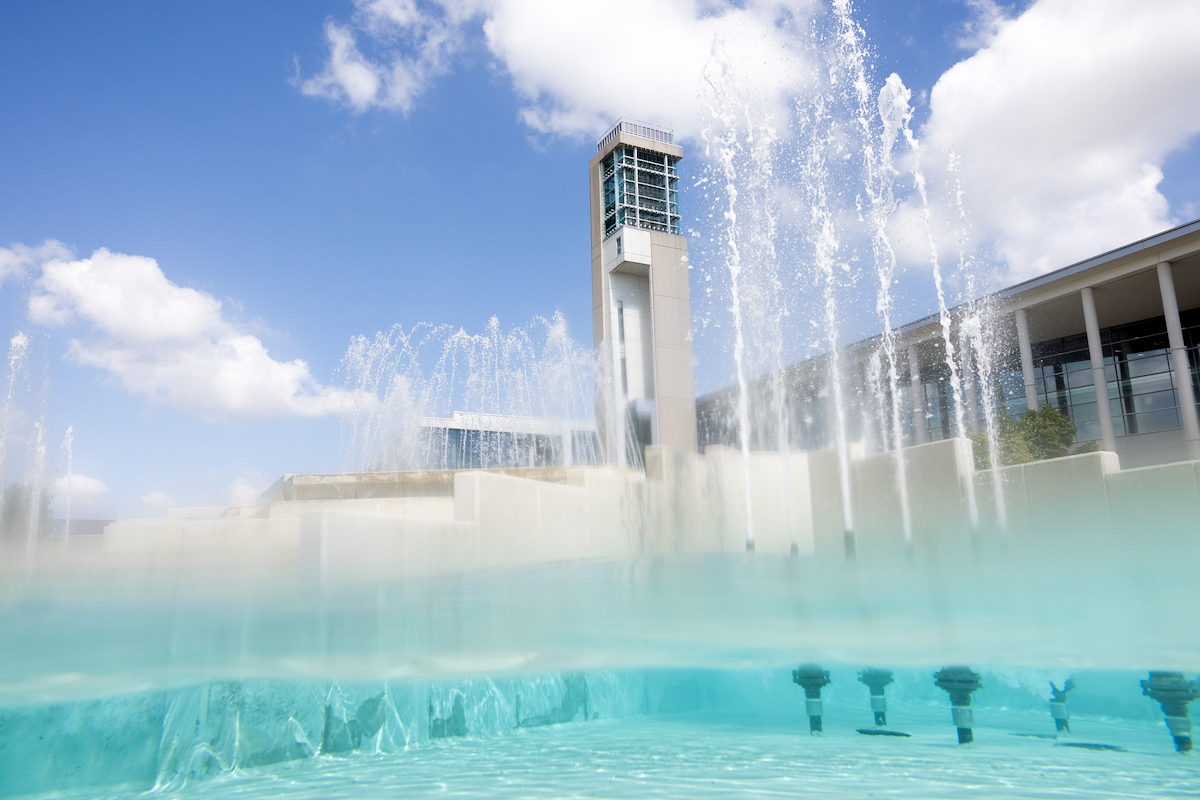 Fountain Day is finally here. ⛲ Event details: 📅 Tuesday, April 16 ⏰ 11 a.m. - 2 p.m. 📍 Bear Head Plaza