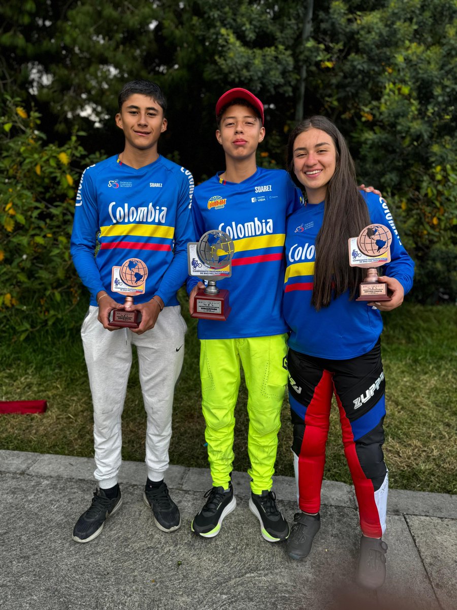 IndeportesQ's tweet photo. QUINDIANOS TRIUNFAN CON LAS SELECCION COLOMBIA DE BMX JERONIMO SAYAGO, SAMUEL LOPEZ, SOFIA AVILA, ANTONIA QUINTANA @juanmigalvisB @QuindioGob @IndeportesQ https://t.co/foFqlm6WYx
