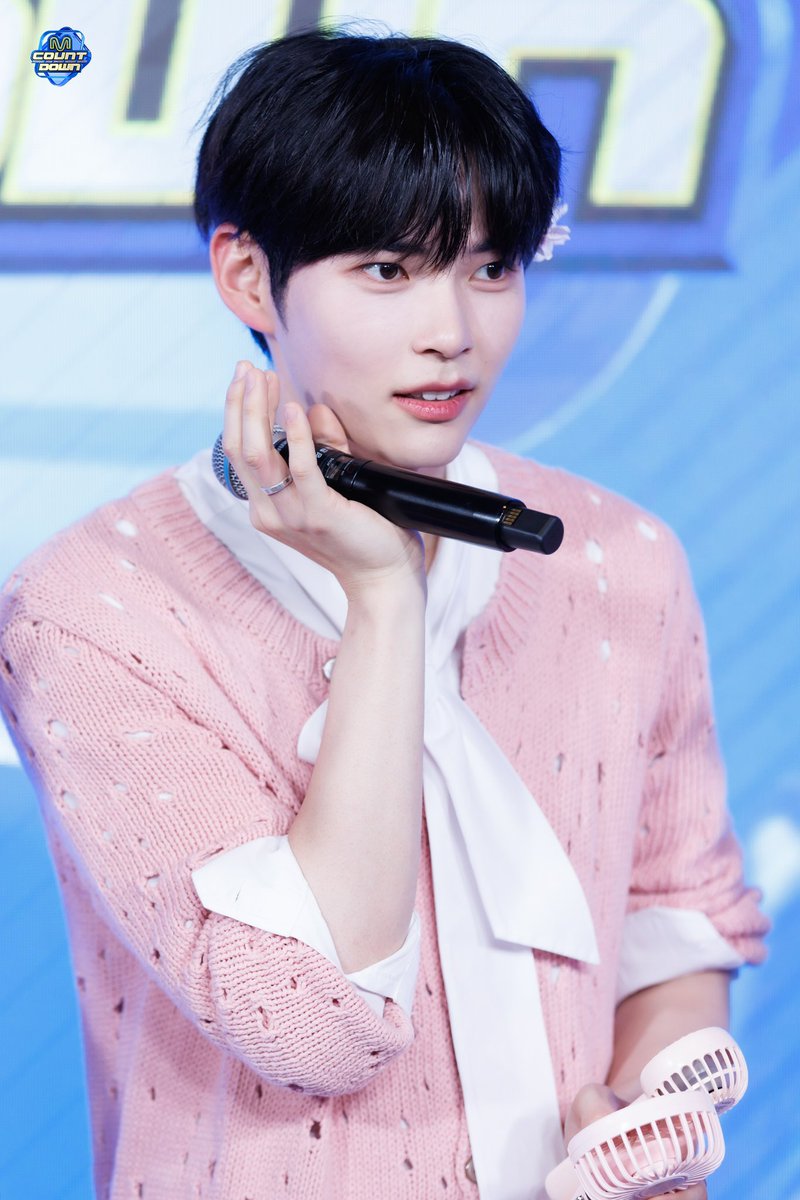 arc_SHB's tweet photo. 아기쉐이미야.. https://t.co/VF9YYRibyf