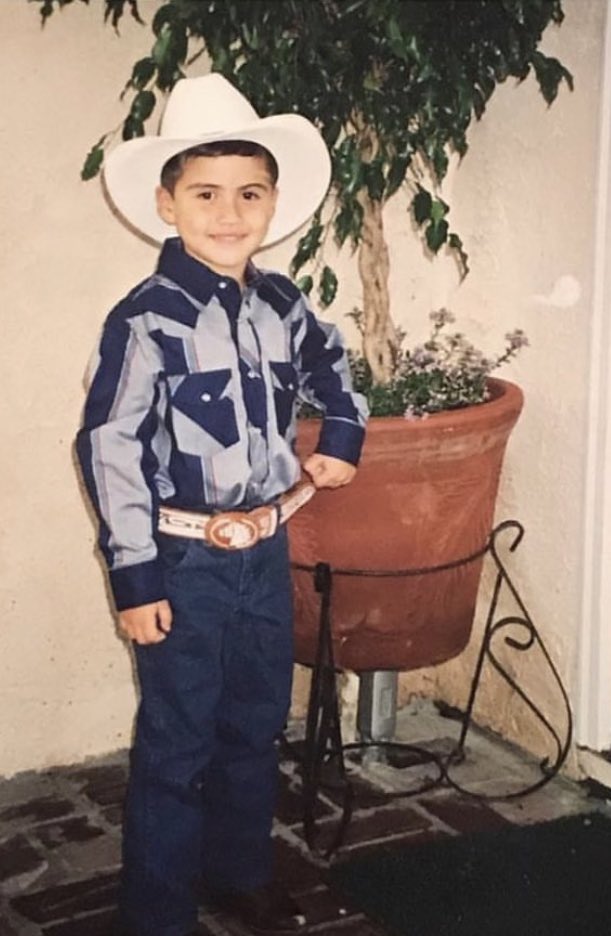 Hey editors &amp; media establishments: 

My New York Times Fellowship is soon coming to an end and I’m looking for my next opportunity. 

Background: 
-5 years experience
-Fluent in Spanish 
-Covering quick express stories &amp; features
-Arts &amp; culture 

linktr.ee/thelifeofpanki…