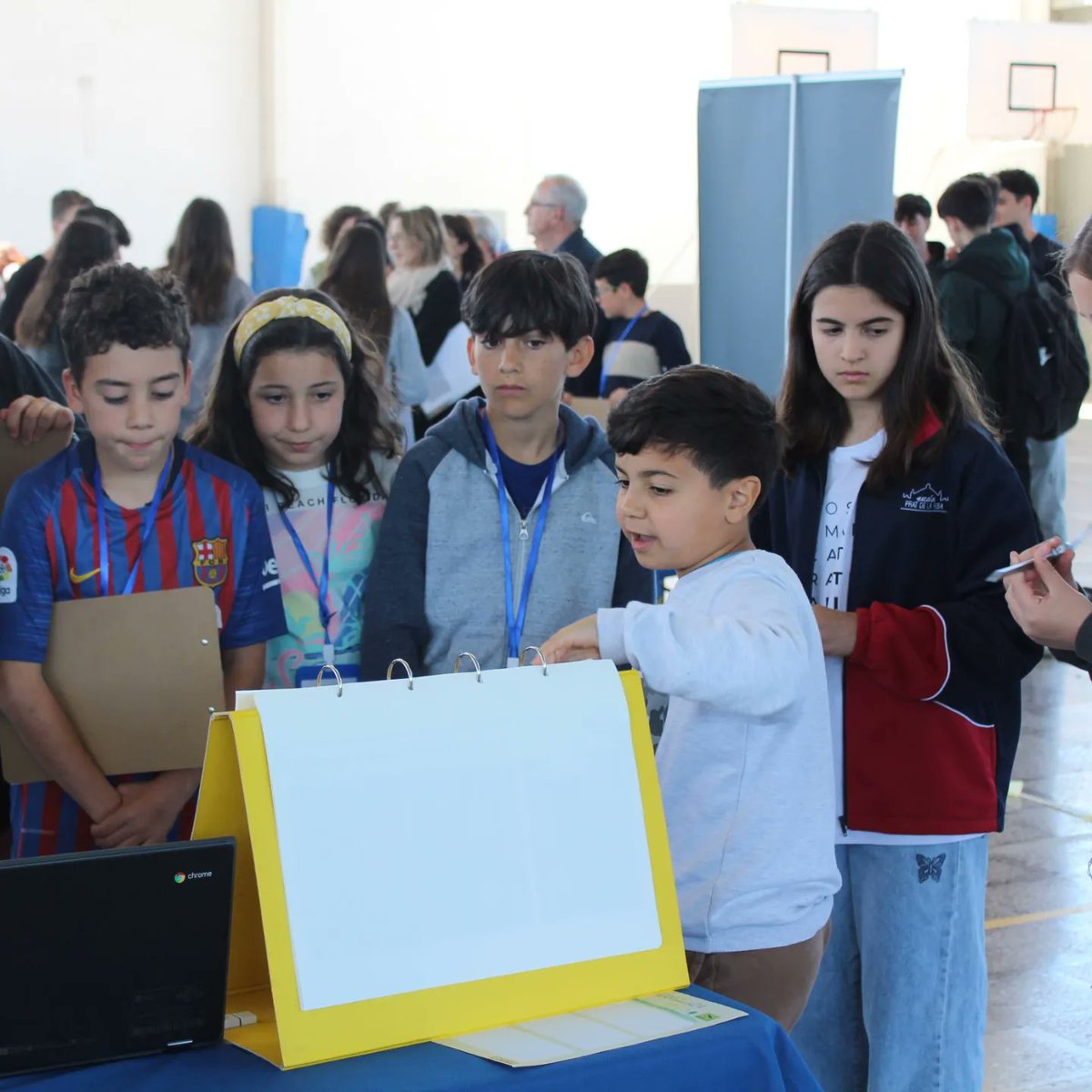 EscPratdelariba's tweet photo. Uneix-te a la lluita contra la sequera!
Compartim l'ERA DE LA SEQUERA a la Fira #SteamMakers, on els centres #Faig d'itinerari 1, els centres de Projectes #Maker i de #RobòticaSteam (#Robolot) hem presentat els projectes treballats.
I recorda:
L'aigua és #brida!
@cesire_cat https://t.co/VbOH27DKlm