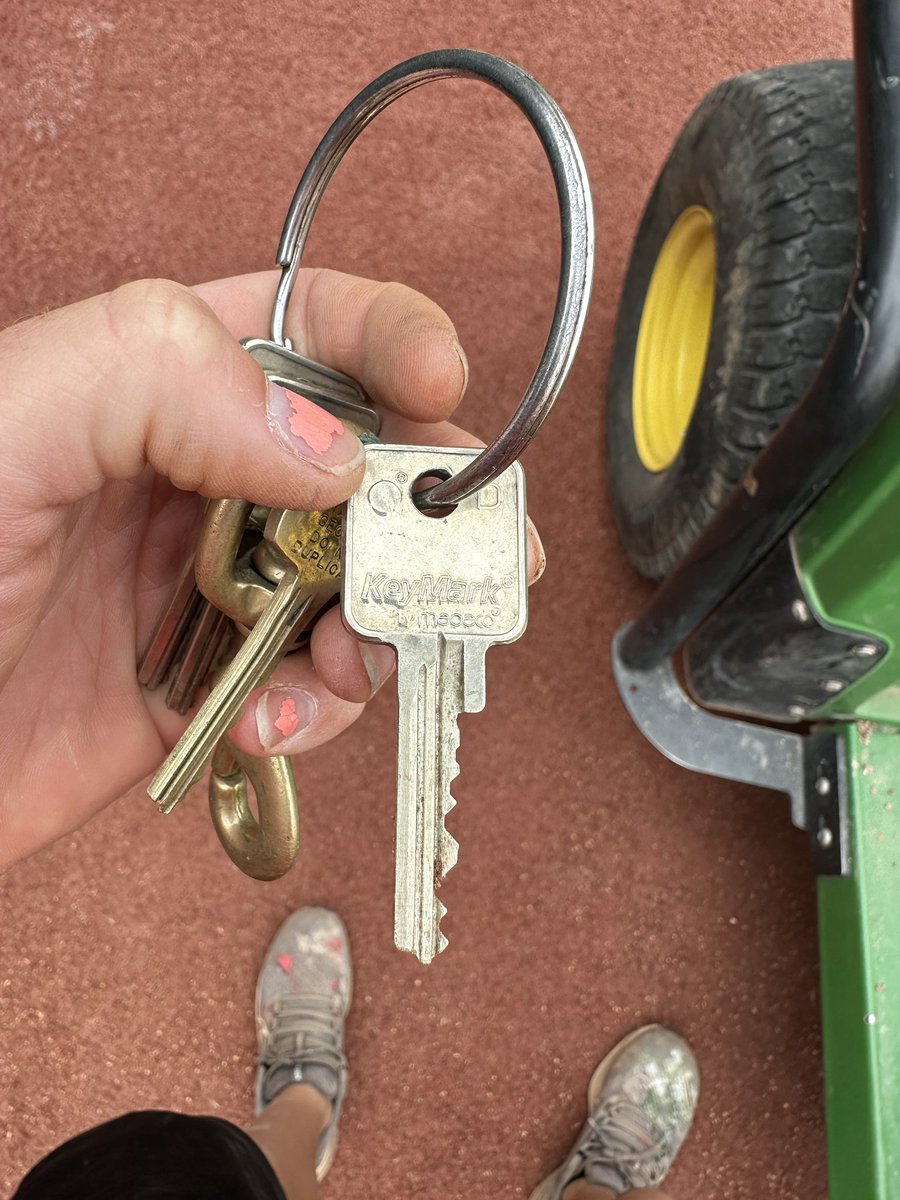 bj_thomas20's tweet photo. Curious how your #MoistureManagementMonday went? Well #TestItOutTuesday can help. All you need is a key. https://t.co/KlIp6IhY8C
