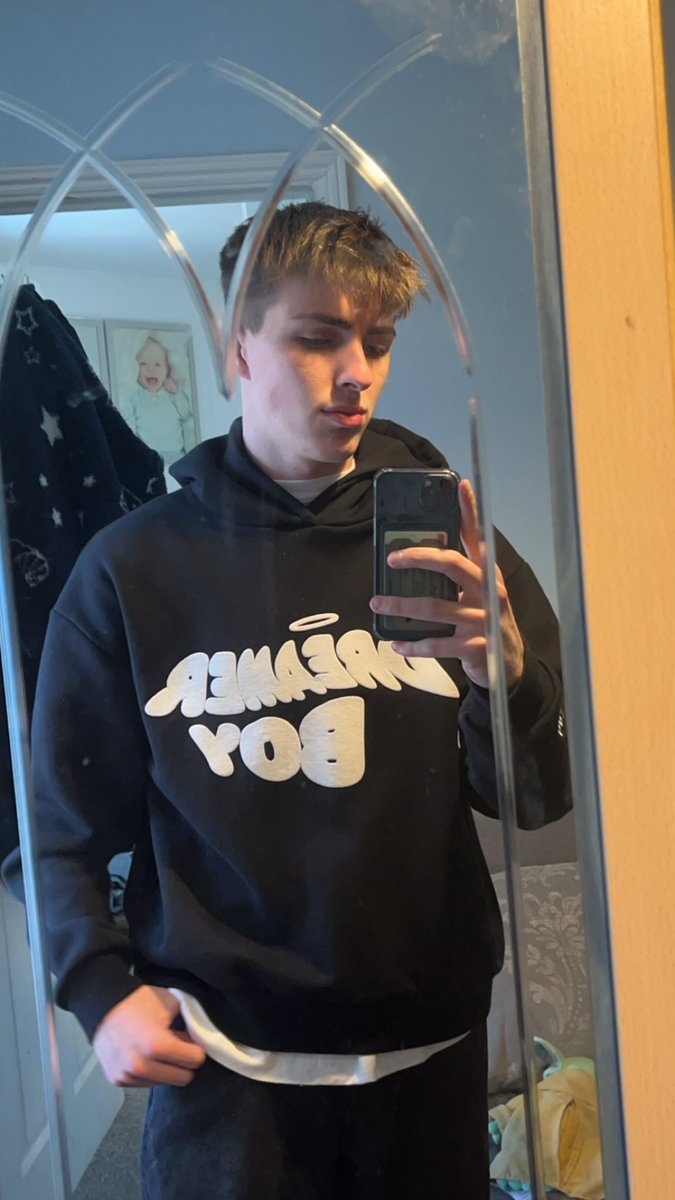 lucaspiercex's tweet photo. rt if u wanna put it in me next 👀 https://t.co/UuURDkZ3bn