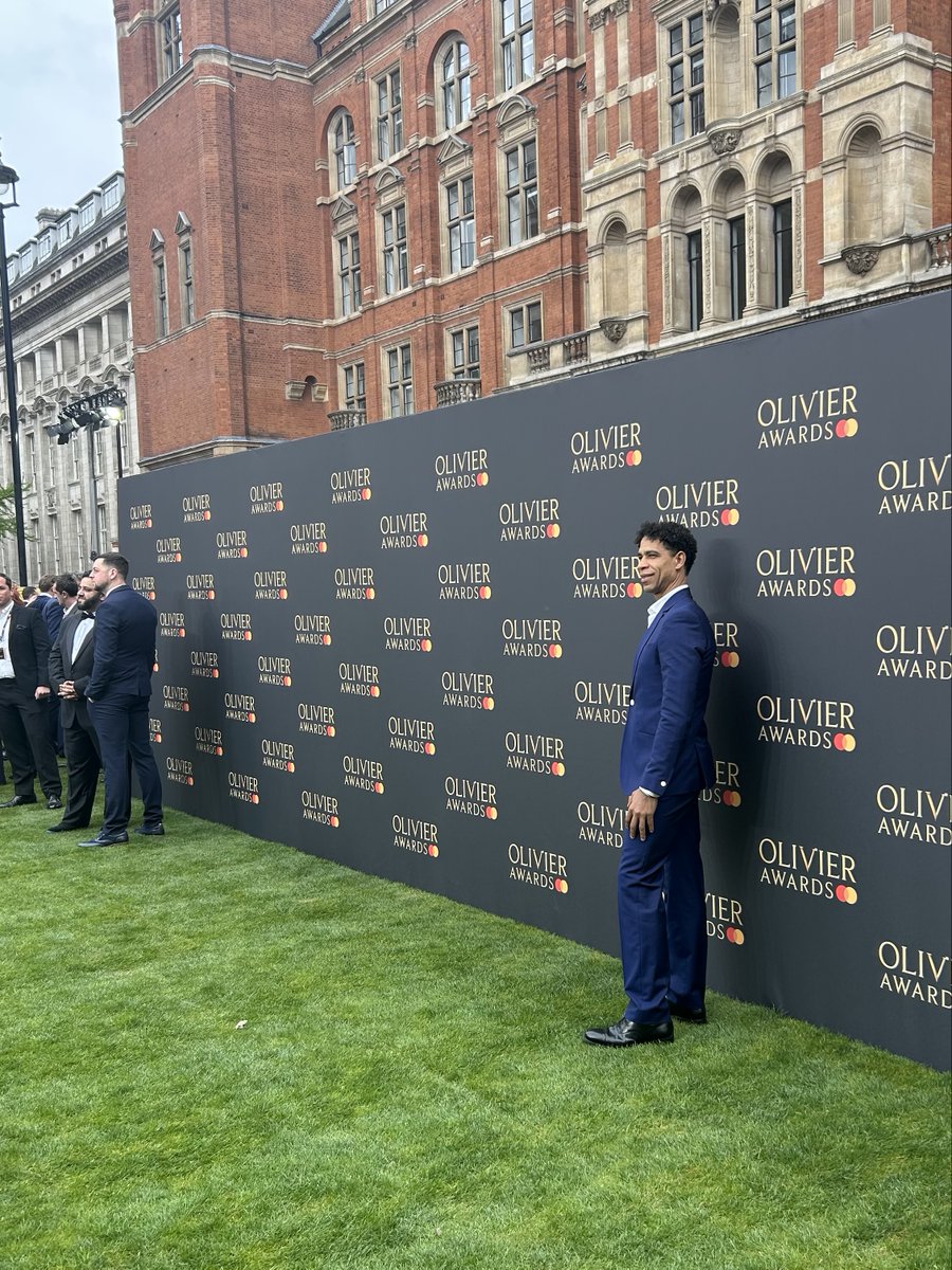 I had a wonderful time at the @OlivierAwards on Sunday, presenting the award for Best New Dance Production. Congratulations to all the nominees and winners, and to Gabriela Carizzo for La Ruta @NDTdance. Thank you for having me! #OlivierAwards