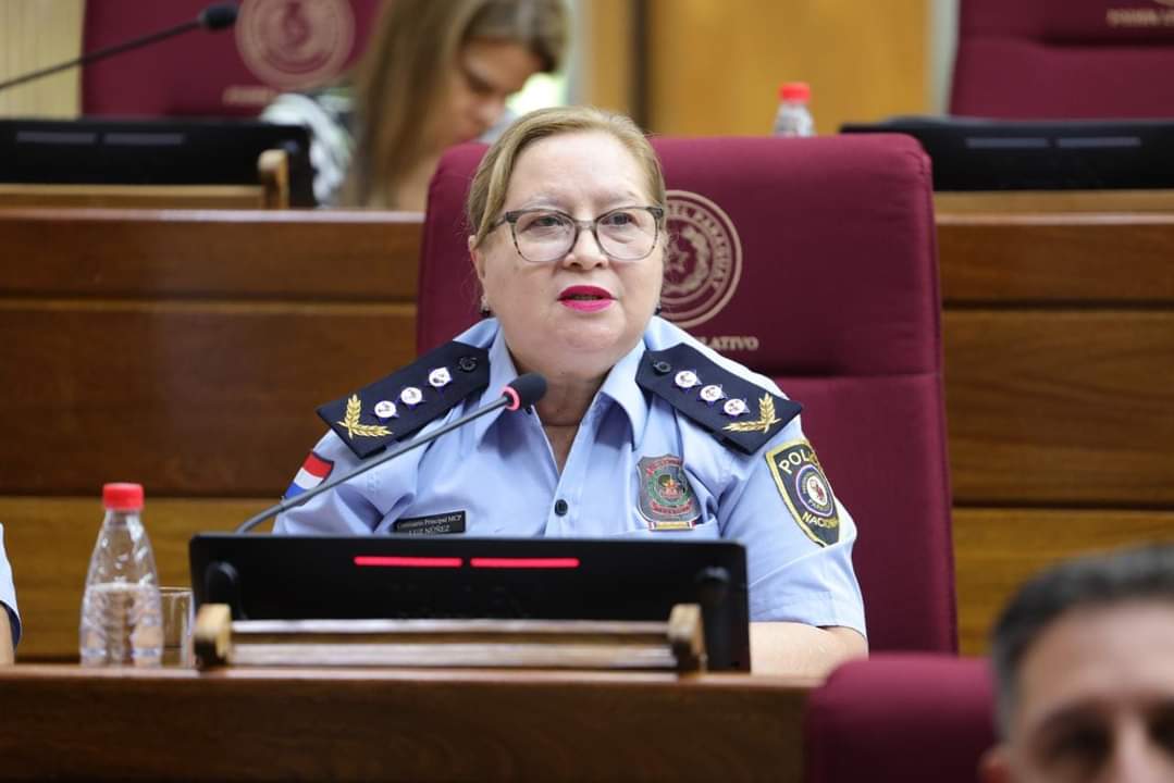 MDI_Paraguay's tweet photo. Sesionan de forma conjunta las Comisiones de Hacienda, presidida por el Senador Derlis Osorio y la de Cuentas, encabezada por el senador Dionisio Amarilla en cámara de Senadores. 

Por el Ministerio del Interior participaron el Director del 911... https://t.co/7cLqtRpKZo