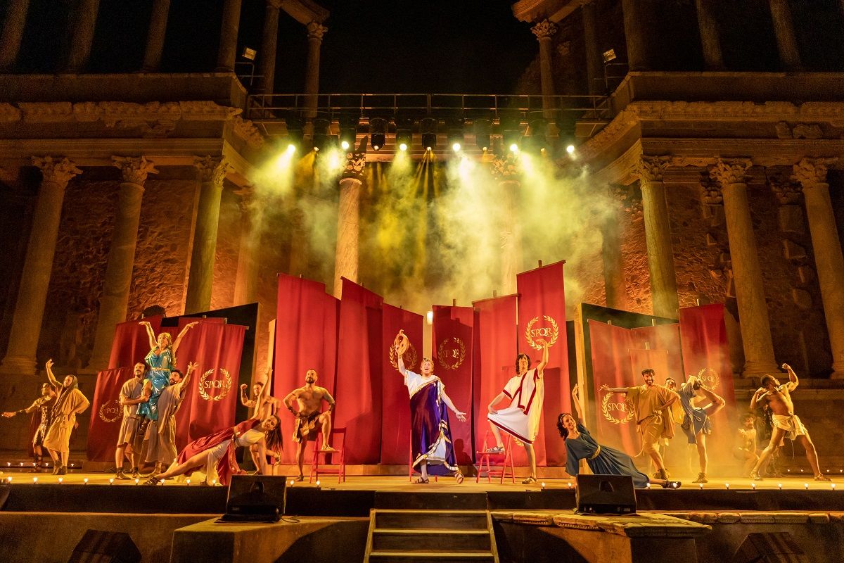 WoodyAragon's tweet photo. el otro par de nominaciones a Mejor Iluminación para #RodrigoOrtega, y Mejor Coreografía para @sonygolden, cuyo trabajo espléndido habla por si solo.
Hubiese sido maravilloso que la persona que realmente echó a andar el proyecto, el gran Miguel Molina, lo hubiera visto en pie. https://t.co/1DkYRahYRK