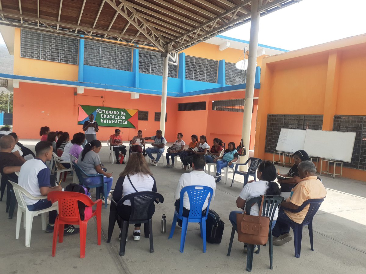 CdcePlaza's tweet photo. El CDCE PLAZA activados en el Diplomado de Matemática a cargo del Prof Jorge Blanco para los Docentes de Guarenas #Miranda .@_LaAvanzadora .@rosabecerra3 .@ZYSEGMIRANDA .@EulerRmr .@MPPEDUCACION https://t.co/Xm4QlqwKRw