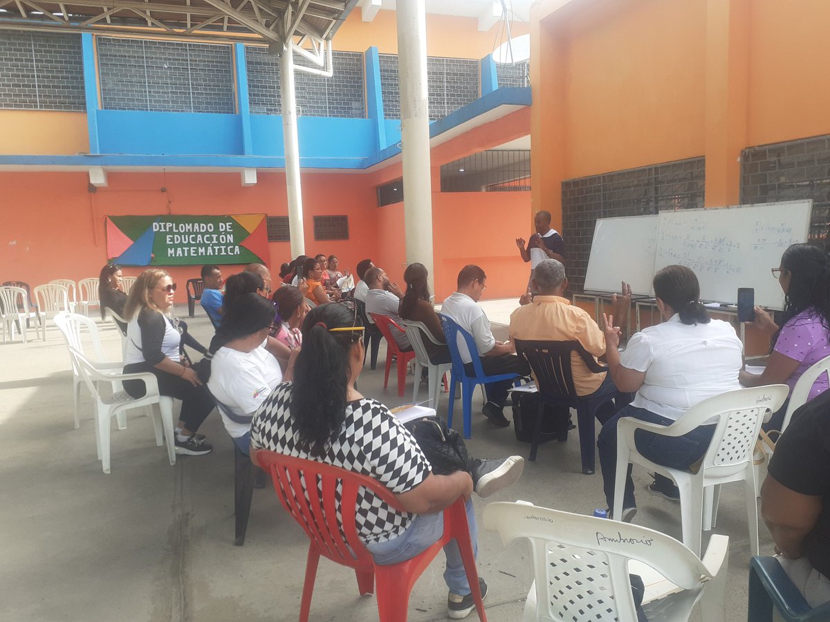 CdcePlaza's tweet photo. El CDCE PLAZA activados en el Diplomado de Matemática a cargo del Prof Jorge Blanco para los Docentes de Guarenas #Miranda .@_LaAvanzadora .@rosabecerra3 .@ZYSEGMIRANDA .@EulerRmr .@MPPEDUCACION https://t.co/Xm4QlqwKRw