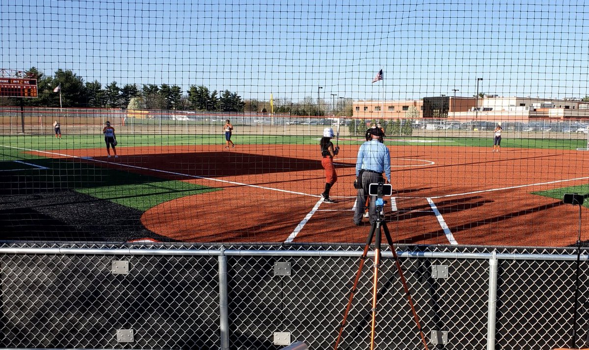 AveryCharles27's tweet photo. I had a couple good hits and we secured the 10-0 WIN against OHS JV on the new field yesterday! So cool. ❤️🖤🥎
Great pitching by @MaddieMendez_1
Fantastic to be a 🦊
@_YHSsoftball
#yhs #softball #turf #newfields #foxes #letsgo #traininsane https://t.co/Vkjbk8VM5I