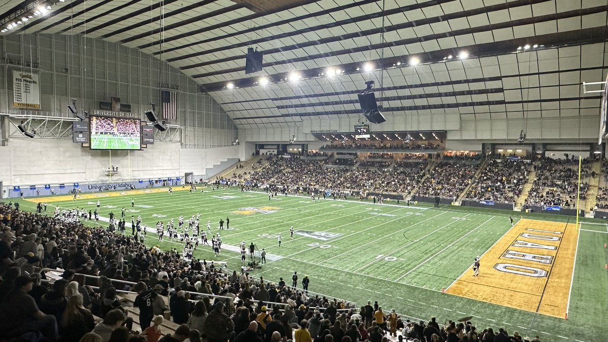 cfbcampustour's tweet image. 🗳️Best FCS Stadium Invitational🗳️

Semifinal #2:

Bobcat Stadium (Montana State): Opened in 1972. 20,767 seats.

vs

Kibbie Dome (Idaho): Opened in 1971. 16,000 seats.

*Voting poll in replies
*Bracket in pinned tweet
