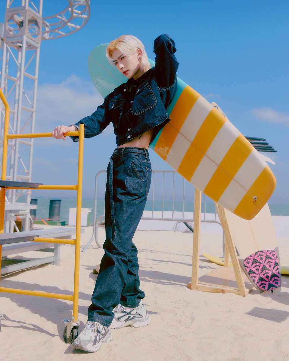 Balloon_520's tweet photo. 리키 옆구리에 타투 이런 ㅁㅊ https://t.co/muEeUD7Xe1