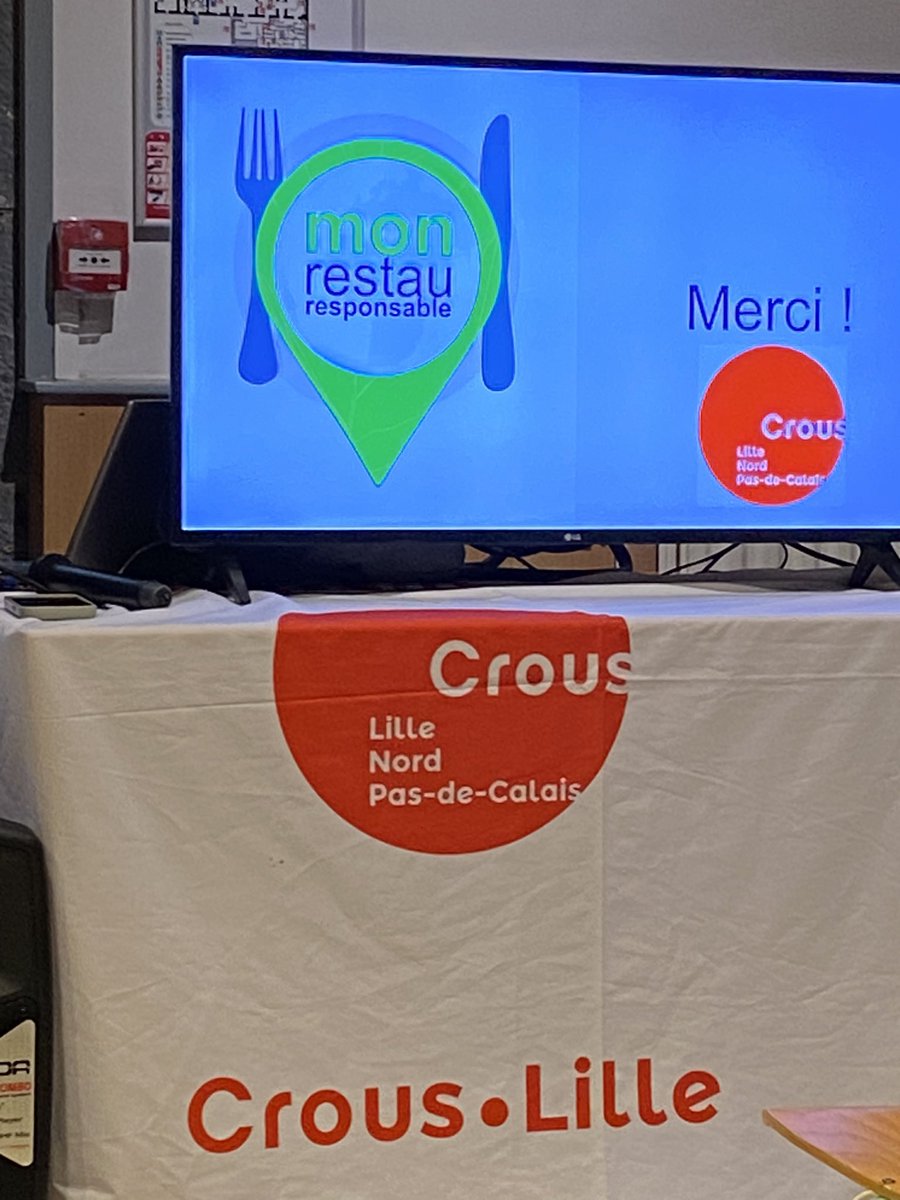 beadescamps's tweet photo. Au 🩵 du nouveau bâtiment Ronzier @UphfOfficiel ➡️ félicitations au resto U du @CrousLille qui a obtenu le label #MonRestauResponsable ! Locaux pensés pour une gestion durable, tri, compostage, aliments bio &amp; qualité, démarche 0️⃣ déchet, menus responsables… Label mérité, bravo ! https://t.co/crjwdi0spc