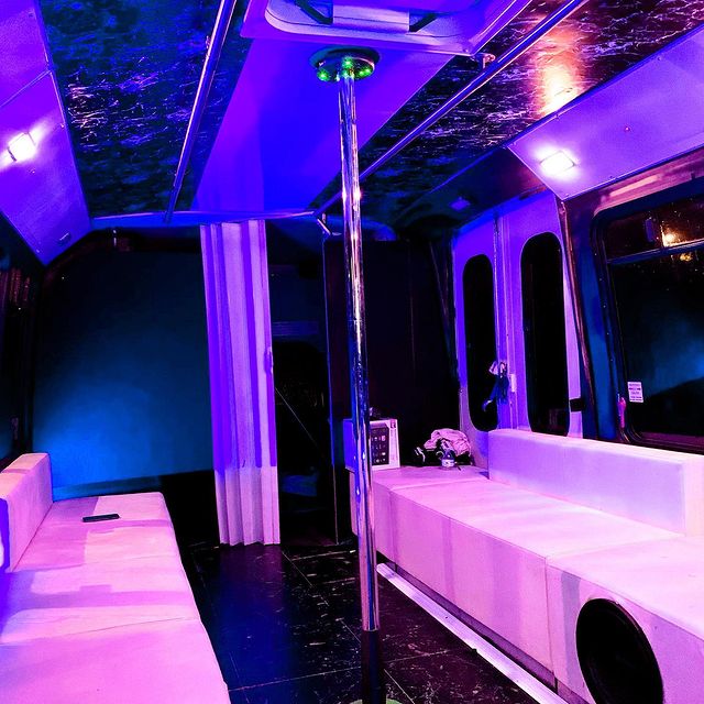 ShishRide_PB's tweet image. We're kicking off the weekend vibes early! Who says you need to wait for Saturday? Our party bus service turns any day into a celebration. Ready to elevate your night out? Contact us now! #PartyBusService
shuttlebusjacksonville.com/party-bus-serv…
