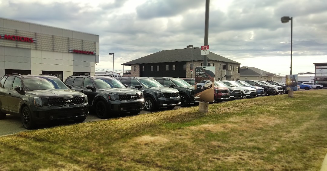 We just got in a wide selection of SUVs! From the sleek Sorento to the versatile Sportage and the spacious Telluride, we've got something for everyone. 

More inventory is on the way, but you'll still want to hurry for a test drive before they're gone!

quikl.ink/Drive-Kia