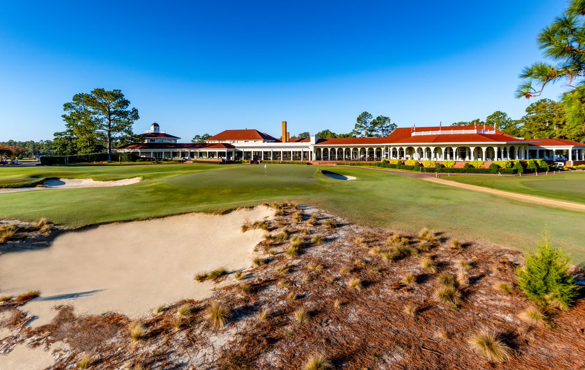 Camera and film quality have evolved since 1991, but contrasts in clubhouse and course architecture staggering in these looks of 18th green of the No. 2 course @PinehurstResort. Photo at left from 'Pinehurst Stories' book, at right from @USGA.