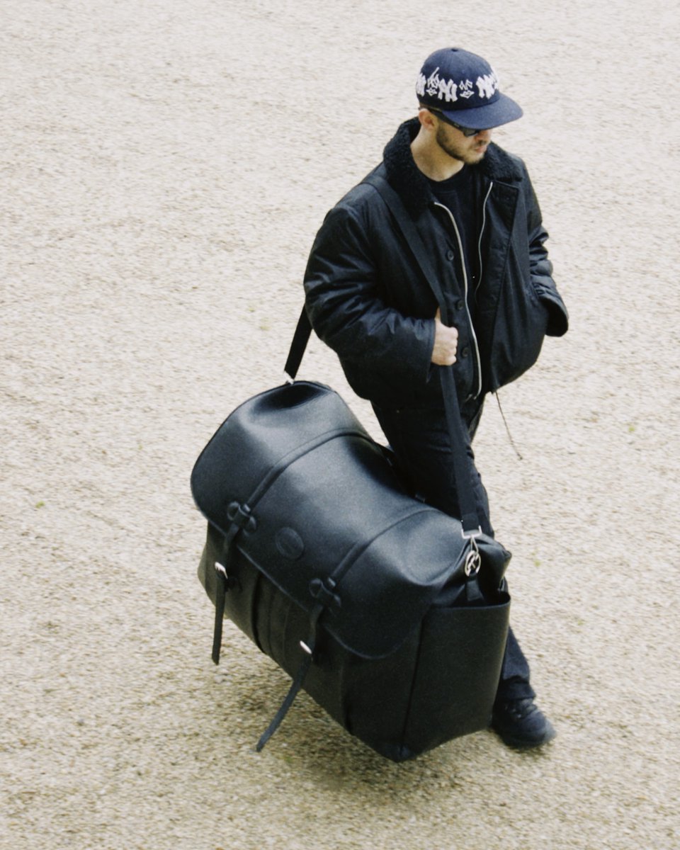 Mokovel_SC's tweet photo. « EXTRAORDINARY GRAAL BAG FOR AN ORDINARY LIFESTYLE »

____

Photo @ruben.mokoveli https://t.co/EGW9bLsmbj