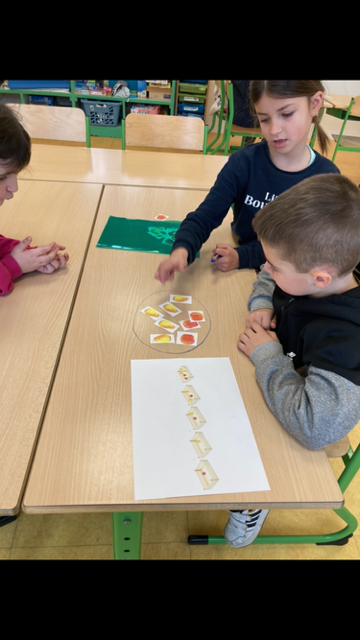 MissionMaths14's tweet photo. #semainedesmaths#MissionMaths14#Fibonacci#Défi-Jour 3 https://t.co/kzYbu8CX5T