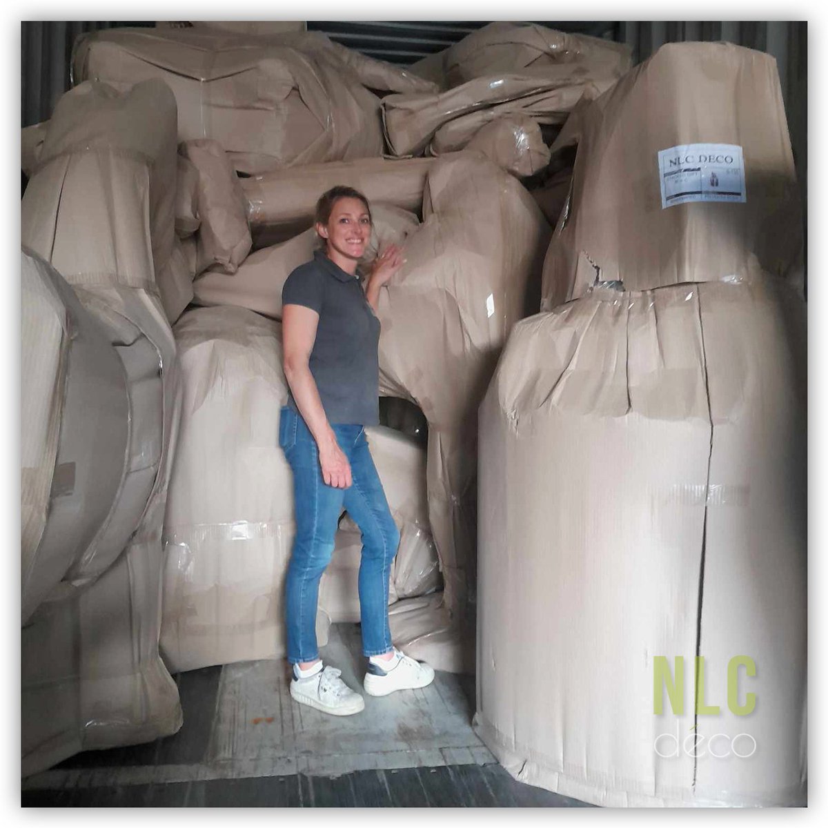 DECORaas's tweet image. Déchargement d'un container hier qui contenait #girafes, #hippopotames, #sucettes géantes ...
Une #équipe organisée et solidaire, de grosses suées mais un travail efficace !
nlcdeco.fr

@news_carrefour @museecluny @zoobeauval @zoodeparis @zooauvergne