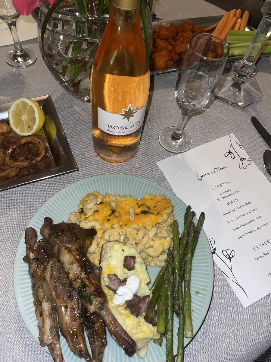 hustle2x__'s tweet photo. the food 🍽️                the chef 🧑🏾‍🍳 https://t.co/cewlhUDBS0