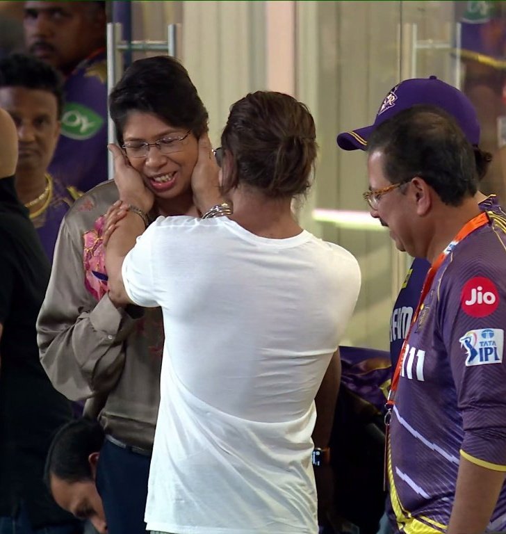 Jhulan Goswami and SRK at the Eden Garden today. #CricketTwitter #IPL2024