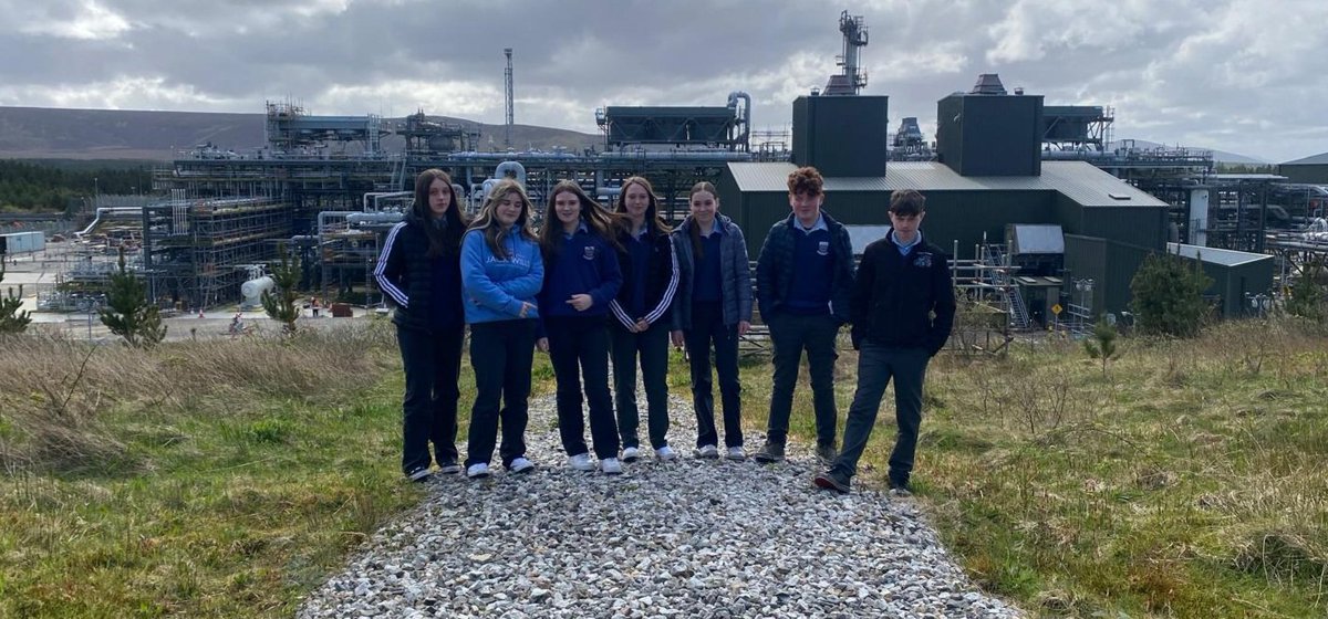 Thug an dara bliain cuairt ar an suíomh Vermilion inniu. Chonaic siad an plean bithéagsúlachta ag obair ar na bogaigh ansin. Bhain siad an-sult as an gcuairt, go mór mór as an mbia deas!