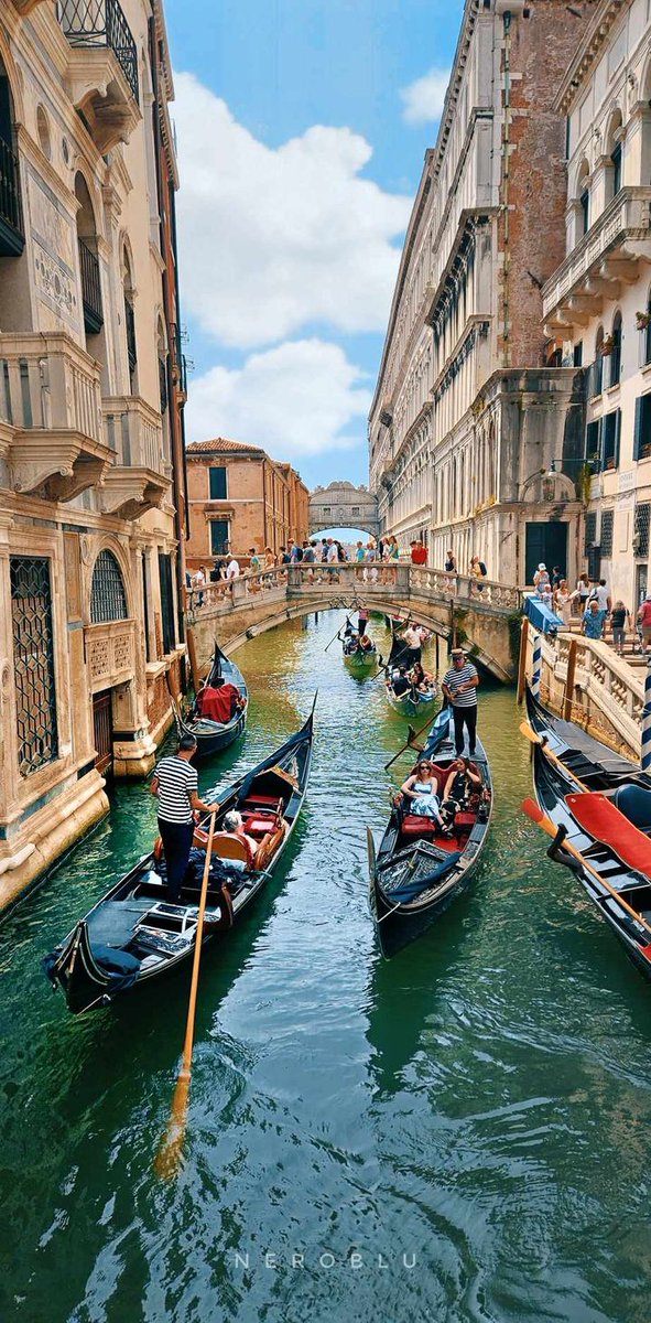📸 Buongiorno e buon lunedì #22aprile! Foto di Neroblu. Tagga #televenezia e #loveinvenice e le foto più belle saranno mandate in onda su Love in #Venice!