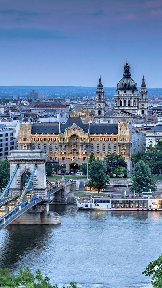 Budapest Hungary #budspest #Hungary  #naturelife  #travel  #destinations #touristicplaces