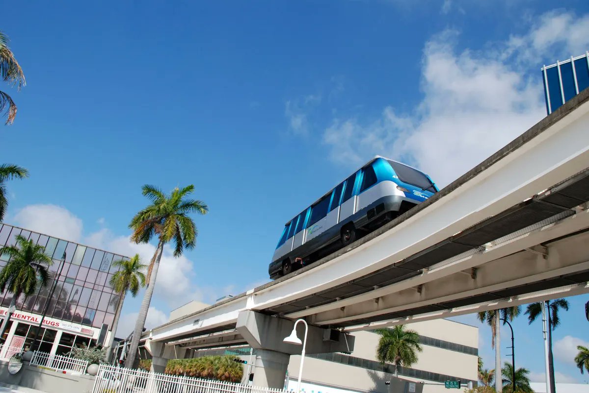 Frikibuy's tweet photo. @eldia Yo pondría un metro rail que no de mucho impacto medioambiental, como el de miami.. desde santa cruz por toda la costa , hasta las Teresas ... https://t.co/FzQsjAsdZN