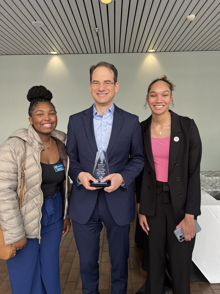 The back-to-back youth of the year award winners, Nashara and Ray Ray. Both are headed to @colostate. Congratulations, @BGCColo, on developing such great leaders.