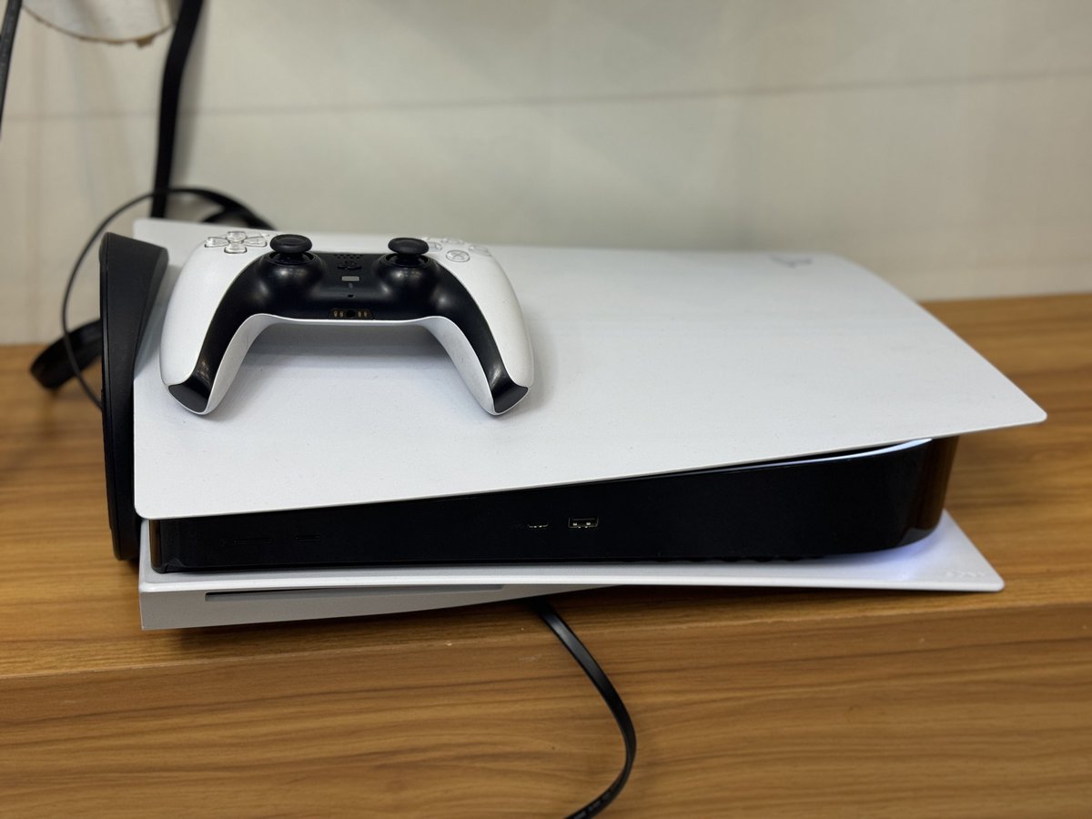 Certified preowned 
PlayStation 5 standard edition 
With 1 controller
No games

🏷️ gh¢5,700