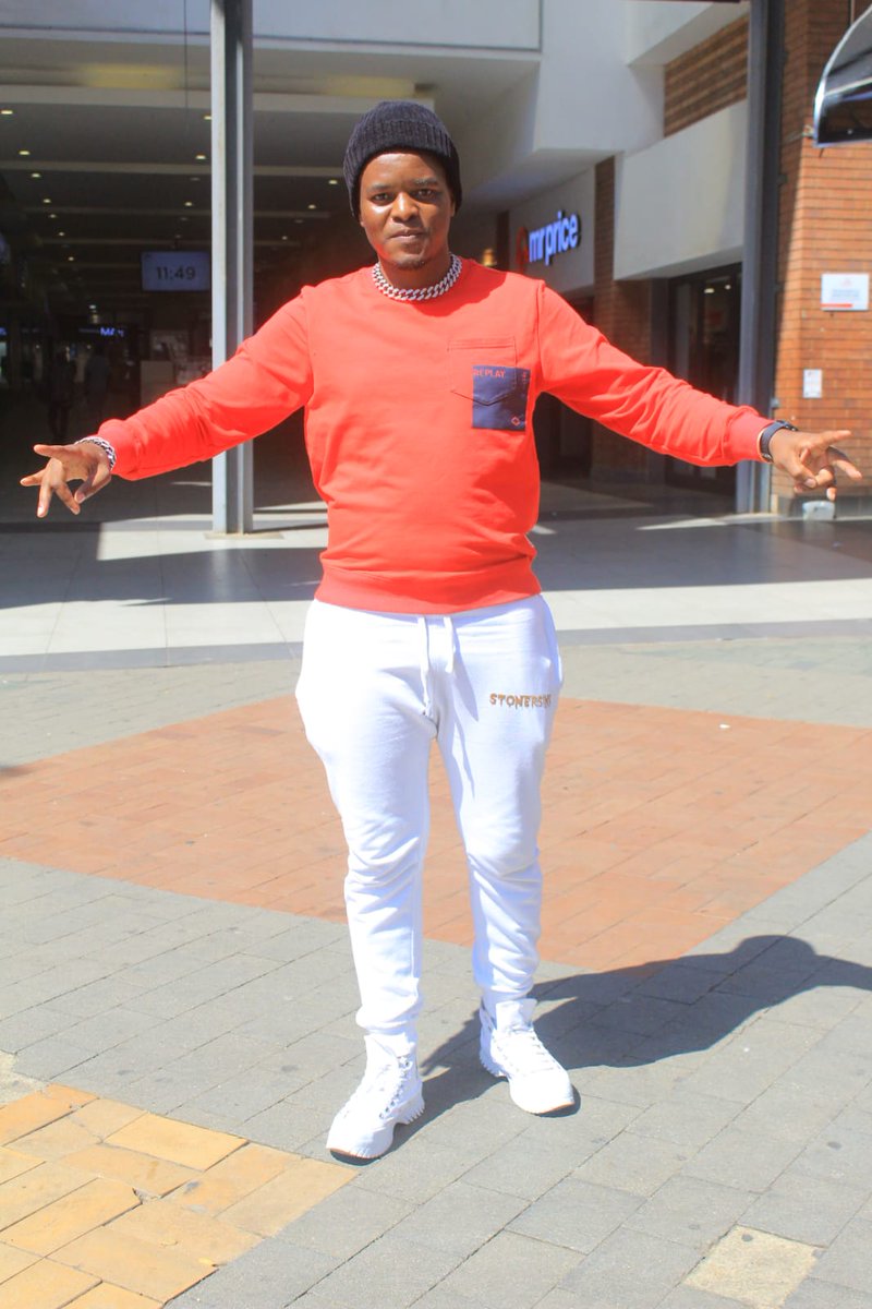 AyandaN03550681's tweet photo. Keep your face always toward the Sunshine,and Shadows will fall behind you.
Uwena Mdali🙏Ngyabonga❤️Tshwane FM 93.6 
#AyandaNxele
#tshwaneuniversityoftechnology https://t.co/ds7qy9oY0h